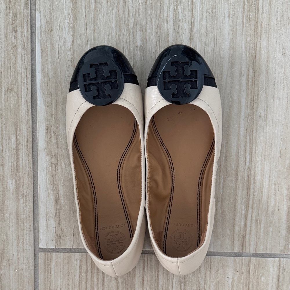 Tory Burch flats black and white